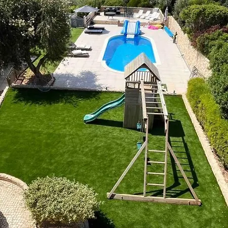 Villa Praia Da Luz Between Luz And Burgau With Shared Pool *