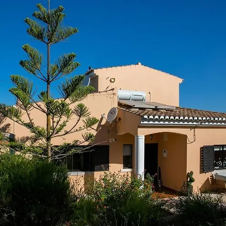 Praia Da Luz Between Luz And Burgau With Shared Pool *
